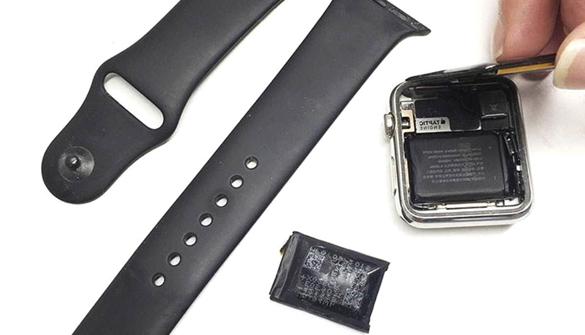 Cómo reparar un Apple Watch con la batería hinchada